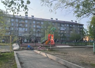 Продаю трехкомнатную квартиру, 56.2 м2, Артём, улица Ленина, 5/2