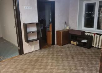 Продам 4-комнатную квартиру, 60 м2, Чебоксары, улица Шевченко, 25, Ленинский район