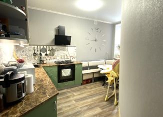 Продается двухкомнатная квартира, 57 м2, Новотроицк, Библиотечная улица, 11