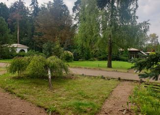 Продаю дом, 210 м2, село Жаворонки, улица Победы, 56