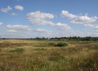 Продаю четырехкомнатную квартиру, 80 м2, посёлок Петряевка, Квартальная улица, 22