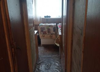 Продаю 3-ком. квартиру, 60 м2, Красное Село, улица Спирина, 2к1