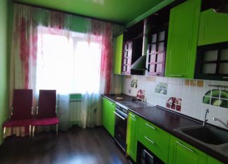 Продаю четырехкомнатную квартиру, 77 м2, Апатиты, улица Бредова, 32