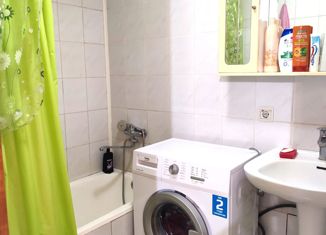 Продаю 4-ком. квартиру, 60 м2, Новотроицк, улица Марии Корецкой, 20