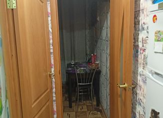 Продам 3-ком. квартиру, 60 м2, посёлок городского типа Усть-Донецкий, Садовая улица, 2