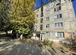 Трехкомнатная квартира на продажу, 59.6 м2, Волгоградская область, улица Ленина, 100