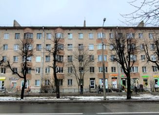 Трехкомнатная квартира на продажу, 55 м2, Санкт-Петербург, проспект Елизарова, 25, проспект Елизарова
