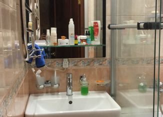 Продаю 2-комнатную квартиру, 44.2 м2, Санкт-Петербург, улица Есенина, 14к2, метро Озерки