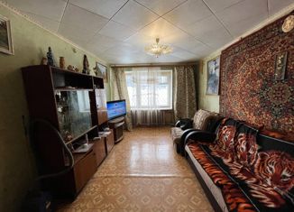 Продается 1-комнатная квартира, 33.7 м2, поселок городского типа Балакирево, квартал Радужный, 3