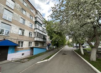 Продажа трехкомнатной квартиры, 63 м2, Еманжелинск, улица Гагарина, 4