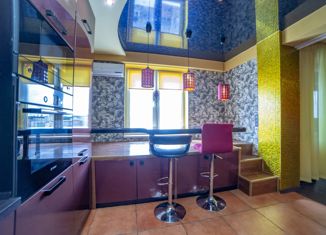 Продаю 4-ком. квартиру, 132.6 м2, Екатеринбург, Волгоградская улица, 29А, метро Чкаловская