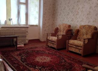 Продам трехкомнатную квартиру, 64.3 м2, Губкин, проспект Горняков, 1А