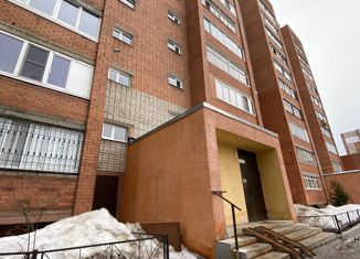 Продается трехкомнатная квартира, 61.5 м2, Ярославль, улица Гагарина, 32, район Нефтестрой