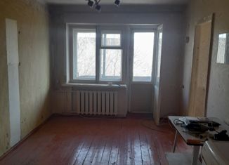 Продаю 2-комнатную квартиру, 43 м2, Энгельс, улица Ломоносова, 8