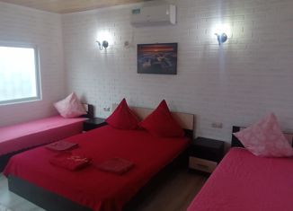 Сдаю в аренду дом, 40 м2, Крым, квартал Бугаз, 79