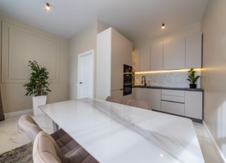 Продам 2-ком. квартиру, 80 м2, Санкт-Петербург, Свечной переулок, 27, Свечной переулок