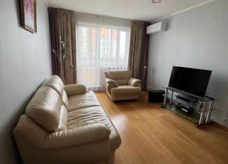Продается 1-ком. квартира, 38 м2, Москва, улица Грекова, 11, улица Грекова