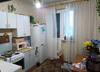 Продается 2-комнатная квартира, 56 м2, Мурманск, улица Героев Рыбачьего, 35к1