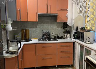 Продаю 4-ком. квартиру, 61.9 м2, Котово, улица Разина, 8