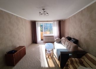 Сдам 3-комнатную квартиру, 60 м2, Екатеринбург, улица Коминтерна, 7, метро Геологическая