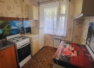 Продается однокомнатная квартира, 30 м2, поселок городского типа Константиновский, улица Ветеранов войны, 12