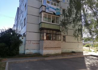 Продается 4-комнатная квартира, 70 м2, Новозыбков, улица Чкалова, 17