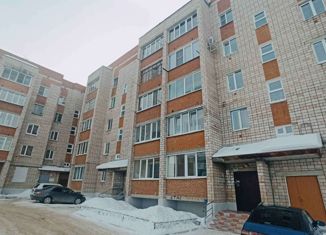Однокомнатная квартира на продажу, 32 м2, Красноуфимск, улица Сухобского, 33