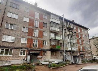Продается трехкомнатная квартира, 56.3 м2, Пермский край, улица Карбышева, 44