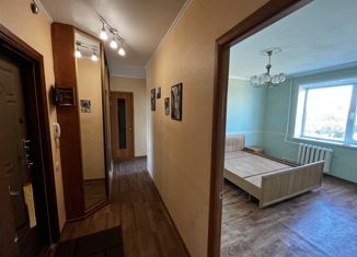 Сдается в аренду 2-комнатная квартира, 56 м2, Таганрог, улица Москатова, 25