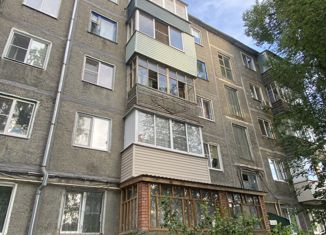 Продам трехкомнатную квартиру, 53 м2, Чебоксары, улица 50 лет Октября, 6, Калининский район