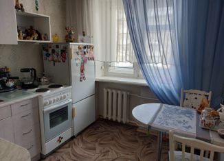 Продаю двухкомнатную квартиру, 43 м2, Новосибирск, улица Блюхера, 36, метро Студенческая