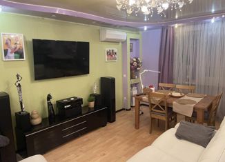 Продаю 4-ком. квартиру, 81.1 м2, Глазов, улица Будённого, 2