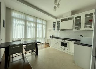 Продам 3-ком. квартиру, 95 м2, Москва, 1-я Мясниковская улица, 2, станция Белокаменная