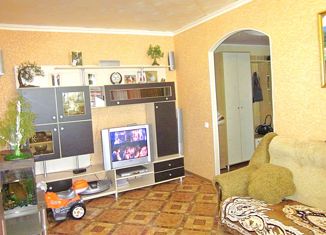 Продаю 4-ком. квартиру, 62.6 м2, Татарск, улица Чехова, 96