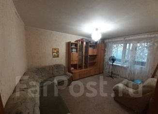 Продаю двухкомнатную квартиру, 52 м2, Артём, улица Стрельникова, 41