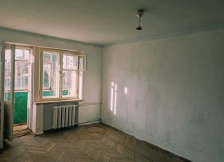 Продаю 1-комнатную квартиру, 28.5 м2, Невинномысск, улица Чайковского, 11