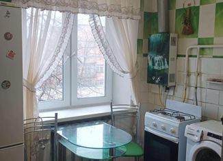 Сдам в аренду 1-комнатную квартиру, 32 м2, Богородицк, улица Ленина, 26