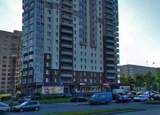 Продам 1-ком. квартиру, 38 м2, Санкт-Петербург, Калининский район, улица Вавиловых, 19