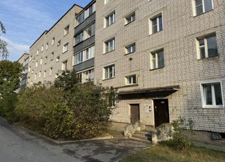 Продажа 2-ком. квартиры, 46.7 м2, Кимры, улица Дзержинского, 22