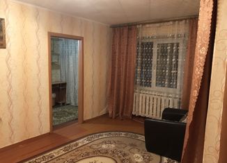 Продаю двухкомнатную квартиру, 43.3 м2, посёлок городского типа Красногорский, улица Коммуны, 12