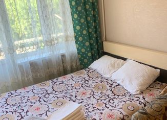 Аренда 1-комнатной квартиры, 38 м2, Ростовская область, улица Макаренко, 10