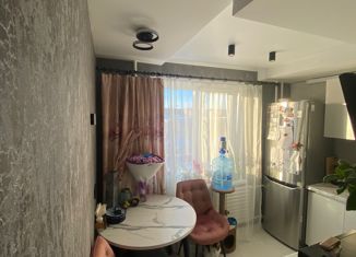 Продаю трехкомнатную квартиру, 59 м2, Ижевск, улица 40 лет Победы, 56, жилой район Аэропорт