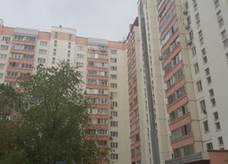 Продается 1-ком. квартира, 39 м2, Москва, Большая Очаковская улица, 32, метро Озёрная