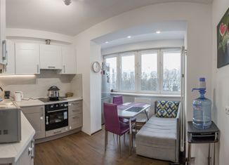 Продаю 2-ком. квартиру, 61.1 м2, Москва, Молодогвардейская улица, 24, метро Молодёжная