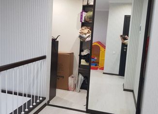 Продаю четырехкомнатную квартиру, 122 м2, Каменск-Шахтинский, переулок Крупской, 45/16