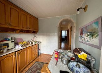 Продаю трехкомнатную квартиру, 64 м2, Каспийск, улица Алфёрова, 10