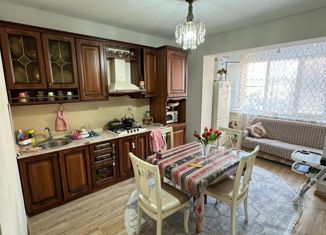 Продается 2-ком. квартира, 68 м2, Дагестан, улица Ленина, 96