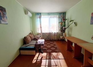 Трехкомнатная квартира на продажу, 65 м2, Ейск, улица Калинина, 279