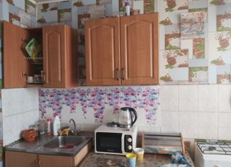 Продам 1-ком. квартиру, 40 м2, поселок городского типа Золотухино, Солнечная улица, 1