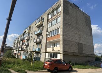 Продам 1-ком. квартиру, 33.7 м2, поселок городского типа Балакирево, квартал Радужный, 2